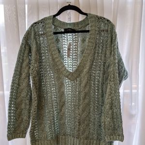 NWT Deep V-neck sweater with loose knit pattern